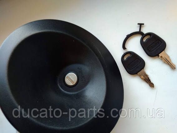 Кришка паливного бака (з ключем) Renault Kangoo 8200162581 96067J фото